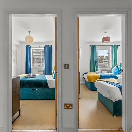 Enchanting Abode -sleeps 6 With Balcony! Апартаменты Бристоль