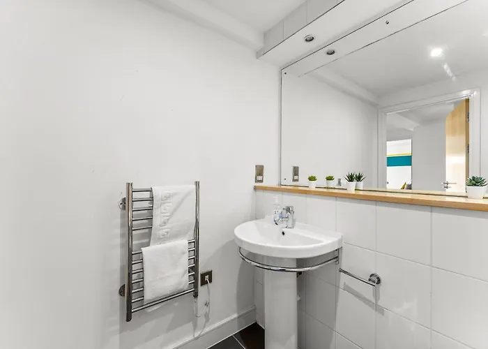 Appartement Enchanting Abode -sleeps 6 With Balcony! Bristol