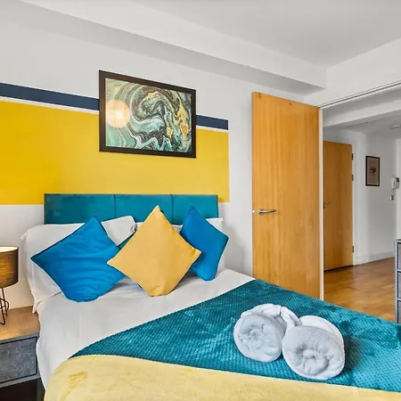 Enchanting Abode -sleeps 6 With Balcony! Appartement Bristol