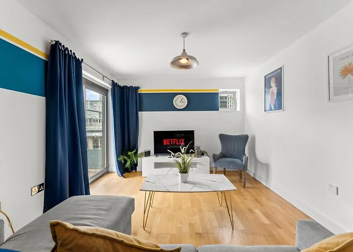 Enchanting Abode -sleeps 6 With Balcony! Апартаменты